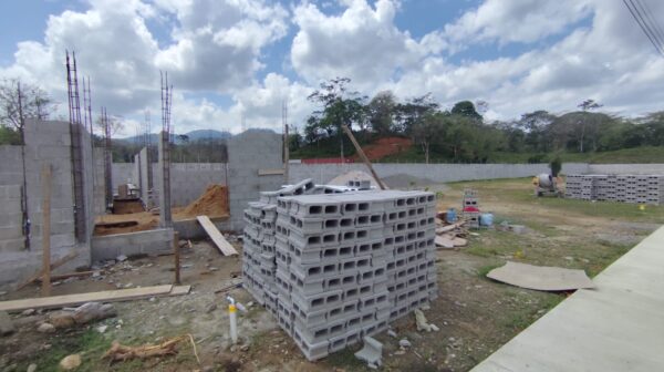 CASA en CONSTRUCCIÓN - Residencial Brisas de Cienaguita, Puerto Cortés - Image 4