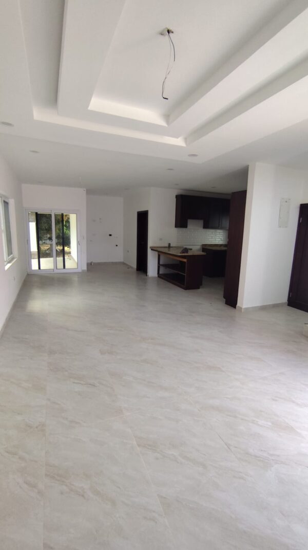 VENTA de CASA de 2 Niveles en Río Mar, Puerto Cortés - Image 5