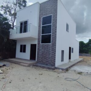 VENTA de CASA de 2 Niveles en Río Mar, Puerto Cortés